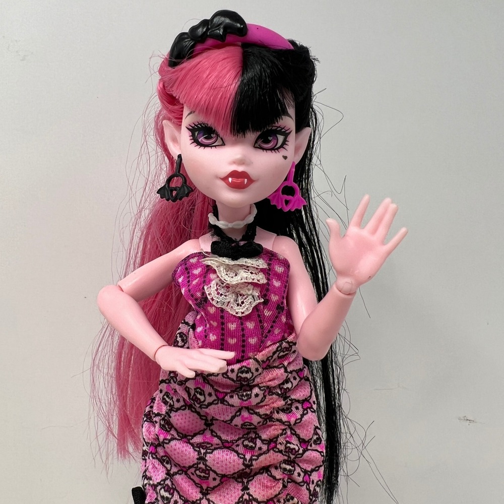 Monster High Draculaura Doll G3‎ Core Vampire Girl 2022 Pink Black Fashion Toy
